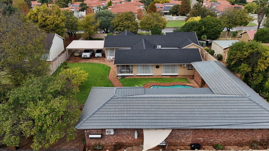 6 Bedroom Property for Sale in Flamwood North West